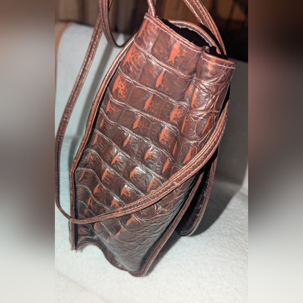 Mika Vintage Brown and Gold Shoulder Bag with Crocodile Texture - Picture 6 of 11